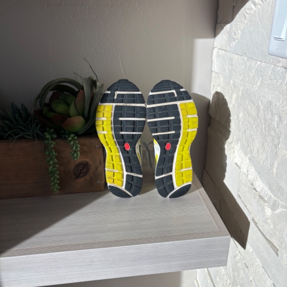 Like New Nike Air Max Tailwind +4 Running Off White - Picture 6 of 6